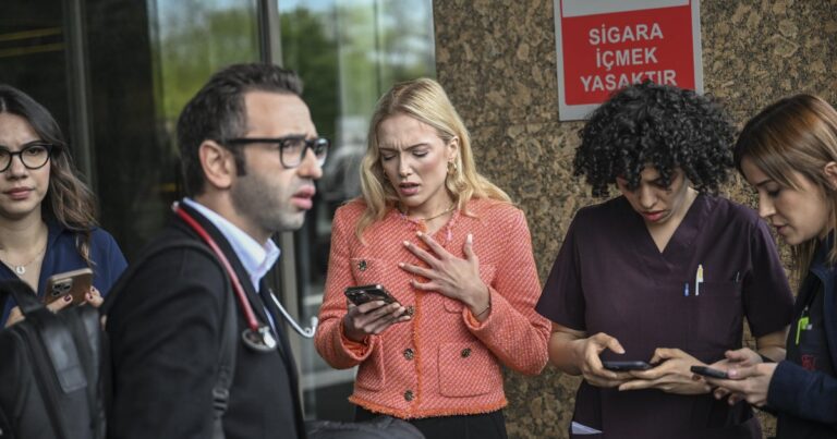 Strong earthquake rattles Istanbul, Turkey